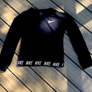 Cropped Nike crew neck
